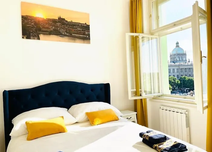 Royal Historical Apartment In Prague Center